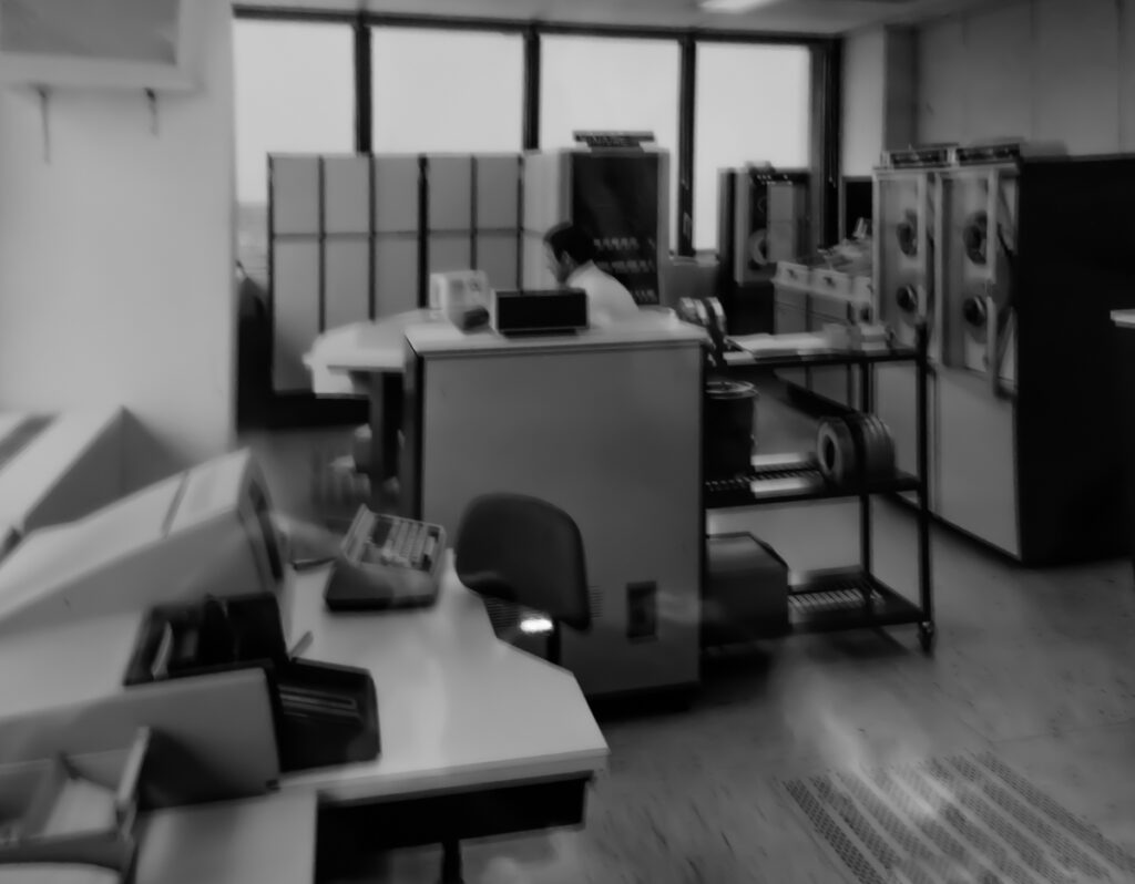 Rechenzentrum mit Doppelboden- Kühlung